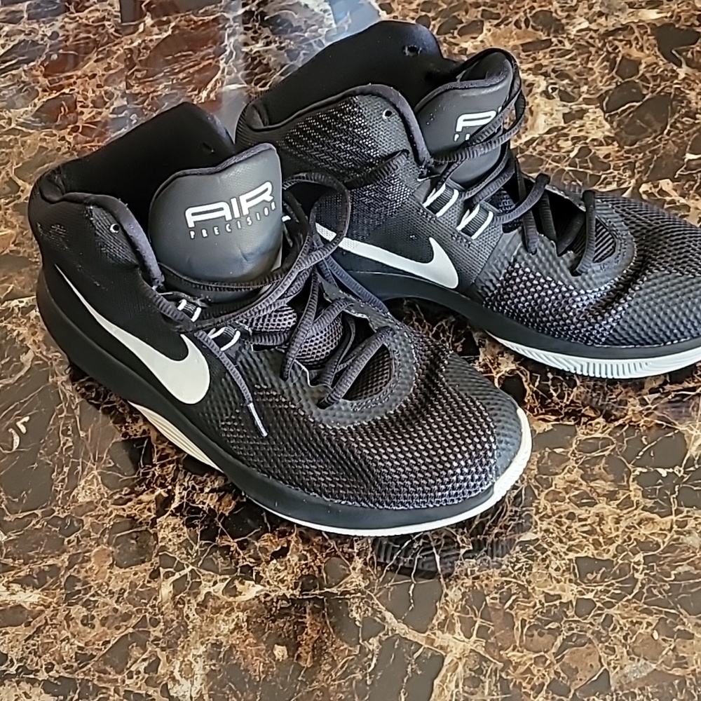 Nike Air precision